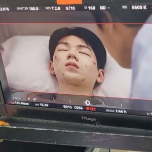 Bae Hyeon-seong Instagram - 오늘도 밤 10시 30분
기적의 형제 !! 🏃🏻🥶🏥👁️