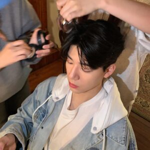 Bae Hyeon-seong Instagram - 마지막 강산이🥹