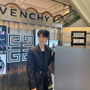Bae Hyeon-seong Instagram - @givenchybeauty #젠틀맨소사이어티 #지방시뷰티팝업