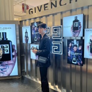 Bae Hyeon-seong Instagram - @givenchybeauty #젠틀맨소사이어티 #지방시뷰티팝업