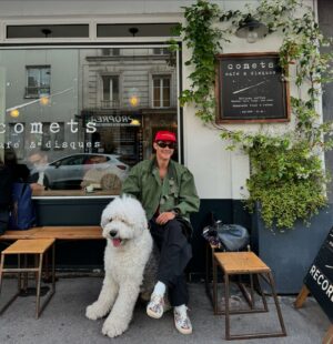 Bae Jung-nam Instagram - 1년만에 paris 😃🇫🇷🇫🇷🇫🇷 날씨 참 좋네~🥳☀️💙🤍♥️