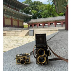 Bae Jung-nam Instagram - rollei35랑 rolleiflex 로 찍은 창덕궁 필름사진😊📸🎞️🎞️🎞️ 단청은 언제나 봐도 이쁘다 😍💚💙❤️ #rollei35 #rolleiflex #filmphotography #노보정노필터 #배작가