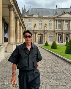 Bae Jung-nam Instagram - 같은옷 다른느낌 Songzio Paris 😎🇫🇷🇫🇷🇫🇷 @songzio_official