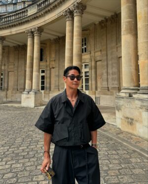Bae Jung-nam Instagram - 같은옷 다른느낌 Songzio Paris 😎🇫🇷🇫🇷🇫🇷 @songzio_official