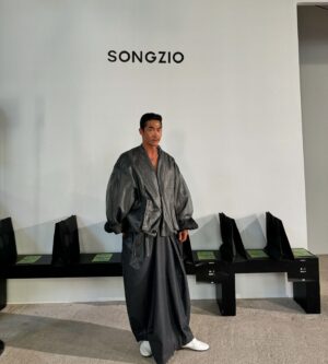 Bae Jung-nam Instagram - 너무나 멋졌던 Songzio 2025 S/S Paris Fashion week 😃👍🏻👏👏👏🎊🎉🇫🇷🇫🇷🇫🇷 @songzio_official #parisfashionweek