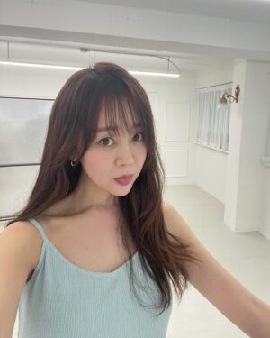 Baek Bo-ram Instagram - 빛이 좋아서 인물사진 🤳

#원피스는오늘까지할인가예용
#좋은하루보내세요🩵