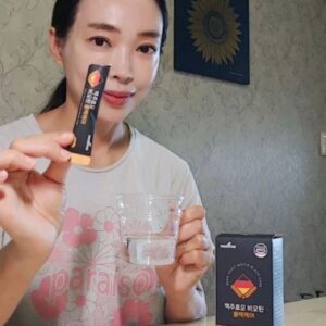 Baek Se-ri Instagram - #협찬 by #메디트리
나이 들수록 떨어지지 마련인 풍성함..
자신감을 지키려고 먹는 잇템을 소개할게여
#비오틴 좋은건 다들 아시죠?
그래서 저는 일부러 더 꼼꼼히 따져보구
맥주효모 비오틴 블랙케어를 택했어요
ㆍ
이 제품은 프랑스산 DSM사 비오틴이
일일영양성분 기준치와 대비해도
3,000% 씩이나 고함량으로 들어갔구요
모발 단백질 구성을 위해 맥주효모도 함유한
프리미엄  #맥주효모비오틴 이랍니다
ㆍ
그 이유는.. 다른 맥주효모에 비해 더 비싸고
구하기 어려운 독일산 프리미엄 맥주효모가
타사 대비해 다량 함유돼있어요 (4,000mg)
맥주효모의 단백질 구성은 모발의 구성과
흡사하기에, 꾸준히 먹어주면 좋답니다
맥주효모의 영양성분 자체가 단백질 함량도
우유의 1,693% 나 되구요~
믿을 수 있는 브랜드에서 만들었기에
자신있게 강츄드려요 👍
ㆍ
휑해져서 걱정인 분, 미리 관리하고픈 분들
꼭 드셔보셔영 ☞ @meditree.official
😘
#맥주효모 #맥주효모효능 #비오틴효능
#비오틴효 #풍성한자신감의비결