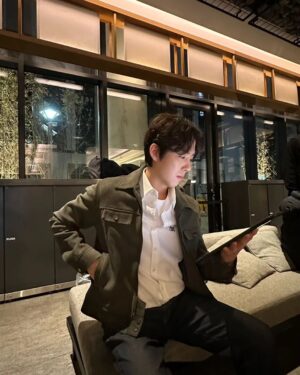 Baek Sung-hyun Instagram - 우리우리채우리선생

#kbs1tv #일일드라마 #수지맞은우리