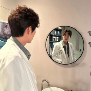 Baek Sung-hyun Instagram - 자뻑 채선생 😘🤣

#수지맞은우리