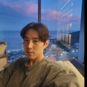 Baek Sung-hyun Instagram - #pinkclouds #lazyday #villagedeananti