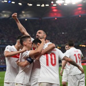 Bahadır Yenişehirlioğlu Instagram - #EURO2024 F Grubu’ndaki son maçında; Çekya’yı 2–1 mağlup ederek gruptan çıkmaya hak kazanan A Millî Futbol Takımımızı yürekten tebrik ediyor; başarılarının devamını diliyorum.

@MilliTakimlar 

#BizimÇocuklar🇹🇷
#CZEvTUR
#MilliTakımİçinTekYürek