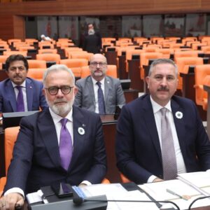 Bahadır Yenişehirlioğlu Instagram - “Bizi toprağa gömdüler fakat tohum olduğumuzu bilmiyorlardı.”

Aliya İzzetbegoviç

#UnutmadıkUnutmayacağız #Srebrenitsa