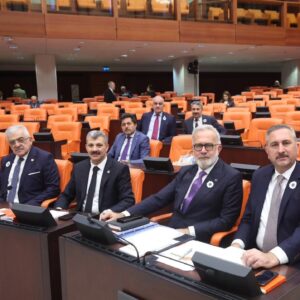 Bahadır Yenişehirlioğlu Instagram - “Bizi toprağa gömdüler fakat tohum olduğumuzu bilmiyorlardı.”

Aliya İzzetbegoviç

#UnutmadıkUnutmayacağız #Srebrenitsa