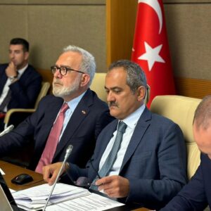Bahadır Yenişehirlioğlu Instagram - 📍#TBMM

Milli Eğitim, Kültür, Gençlik ve Spor Komisyonu’nda görüştüğümüz Öğretmenlik Mesleği Kanunu Teklifi ile; milletimizin milli, manevi, ahlaki ve kültürel değerlerini benimsemiş, içinde yaşadığı topluma ve insanlığa karşı sorumluluk hisseden nesiller yetiştiren öğretmenlerimizin meslek hayatlarını daha uygun şartlarda sürdürmelerini ve bugün ulaşılan başarıyı daha da yukarı taşımayı hedefliyoruz.

@prof_mahmutozer