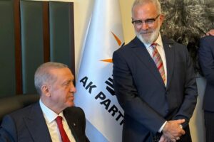 Bahadır Yenişehirlioğlu Instagram - Cumhurbaşkanımız ve Genel Başkanımız Sayın @RTErdogan’ı TBMM Grup Toplantımız sonrası misafir ettik.

Kendileri, “Hünkârım” kitabımı imzalayarak şahsıma büyük bir onur ve gurur yaşattı.

Teşrifleriyle ve nezaketiyle şeref veren zât-ı devletlerine saygı ve şükranlarımı arz ediyorum.