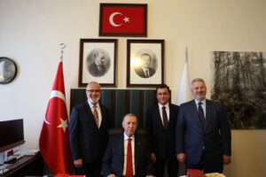 Bahadır Yenişehirlioğlu Instagram - Cumhurbaşkanımız ve Genel Başkanımız Sayın @RTErdogan’ı TBMM Grup Toplantımız sonrası misafir ettik.

Kendileri, “Hünkârım” kitabımı imzalayarak şahsıma büyük bir onur ve gurur yaşattı.

Teşrifleriyle ve nezaketiyle şeref veren zât-ı devletlerine saygı ve şükranlarımı arz ediyorum.