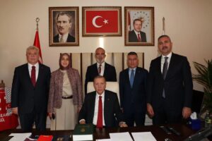 Bahadır Yenişehirlioğlu Instagram - Cumhurbaşkanımız ve Genel Başkanımız Sayın @RTErdogan’ı TBMM Grup Toplantımız sonrası misafir ettik.

Kendileri, “Hünkârım” kitabımı imzalayarak şahsıma büyük bir onur ve gurur yaşattı.

Teşrifleriyle ve nezaketiyle şeref veren zât-ı devletlerine saygı ve şükranlarımı arz ediyorum.