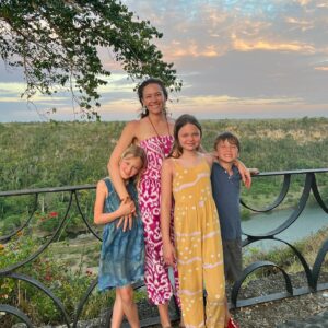 Bailey Chase Instagram - Grateful for my family on this #memorialday 
Thank you for your sacrifice 🇺🇸