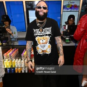 Bandit The Rapper Instagram - Grand Opening of Dazed 

Thanks for having me: @dazedcanna 

📷 📸: @gettyimages @noamgalai 

👕 🕶️: @moschino 

#StayDazed #BanditTheRapper #gettyimages #GrandOpening #moschino #wireimage