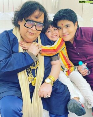 Bappi Lahiri Instagram - With my grandchildren #krishhlahiri  and @regobofficial ❤️