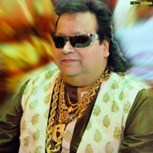 Bappi Lahiri Instagram - Tune Maari Entryaan #bappilahirispecial