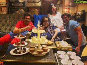 Bappi Lahiri Instagram - My dearest @therealalkayagnik @kumarsanuofficial @singer_shaan  A wonderful evening full of positivity,love and happiness ! ##family #musicandfood