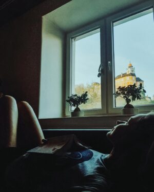 Bára Vávrová Instagram - I kind of stopped sharing too much of a personal stuff on this evil platform that I have love&hate relationship with, but I’ll make a little exception. I moved out from my apartment just before I left to Norway. With a bold radical idea to move to Prague afterwards. Everything happened very fast, didn’t have much time to think about it and feel the loss. It was my first home with my own rules (usually no rules). The view towards the chateau, swallow nests in the the windows, little birds chirping every summer morning. Big bath tub where I spent many hours overthinking my life or not thinking at all. Learning to love and care about plants. Sometimes it was too loud. Few fights, few hangovers. Once I woke up to find someone’s old e-bike in my bedroom. Bought it for less than 10 euros in a local pub and rode home on that bike all the way to my bed. The apartment was big enough to ride a bike inside. Definitely too big for one person and sometimes it was too quiet and empty. But usually I managed to escape this silence with my travels abroad, coming back ready to love it there again. It was a nice place to reconnect with myself after some bad choices, nice place to call home. 
I’m really curious when and where this feeling of having my own safe place come back. 

#javornik #rychlebskehory #jeseniky #zapomenutehory #czechrepublic #skoropolsko #janskyvrch #doma
