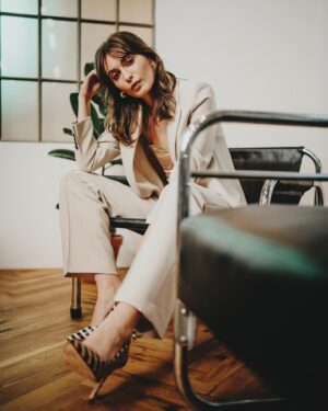 Bára Vávrová Instagram - @sony.czsk & @odeta_paumerova. With my all time favourite GM 35mm f/1.4 
#chapter #holesovice #praha #sonyalpha #bealpha