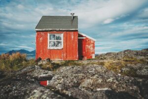 Bára Vávrová Instagram - Good late summer days in Lyngen 

#norge #lyngenalps #blåvatnet #norway #lyngstuva #troms #lyngen