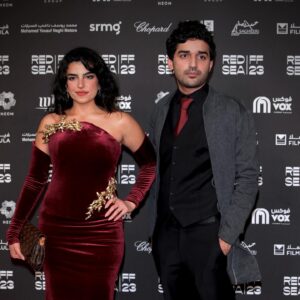 Baraa Alem Instagram - من العرض العالمي الأوّل لفيلم #حوجن في #مهرجان_البحر_الأحمر_السينمائي_الدولي في جدة. 

From the 1st world premiere of #HWJN in the 3rd #redseafilmfestival . 

تنطلق عروض الفيلم في صالات السينما في الرابع من يناير 2024. 

See you in cinemas Jan 4th.