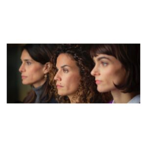 Barbara Cabrita Instagram - «  L’Héritage »c’est ce soir en rediffusion sur @tmclachaine 🥳 et c’était l’un des tournages les plus doux, les plus bienveillants. 🙏 on recommence quand tu veux @laurentdussaux .

J’y ai retrouvé @diane.robertoff que j’aime tant, @xavier.robic , découvert @portailromane @dupuchjoel que j’adore 🙏 @vincent_primault et bien sur @thomasjouannet meilleur partenaire. 
Et tous les ostréiculteurs qui nous ont accueillis🌸💫
J’ai adoré « exercer » ce métier l’espace d’un instant en votre compagnie 🙏
Avec une équipe technique merveilleuse 🌸💜 @brunodegrave @france3 @anne_didier