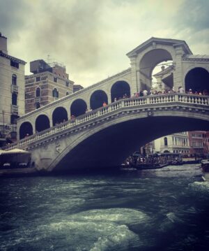 Barbara Chichiarelli Instagram - Bye bye Venice ❤️ #biennalearte2019 #biennaledivenezia #biennalecollegeteatro #teatro #venezia #strafighe