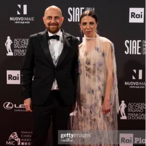 Barbara Chichiarelli Instagram - Felice di esserci stata ❤️
Grazie a @maisonvalentino per l’abito da sogno, a @delfinadelettrez per la luce sul volto, a @hardy_charlotte_mua per il gusto e la cura,a @francesca_napolano_nails per la precisione e lo stile,grazie a @paoloniofficial e @scarosso per aver supportato la mia metà,grazie al mio ufficio stampa e alla mia agenzia @othersrl @volver.actor per aver creduto in me....grazie a tutti quelli che mi hanno votata! ❤️
È stato bellissimo.
