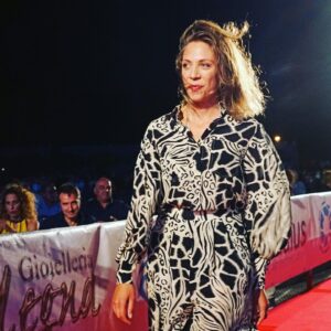 Barbara Chichiarelli Instagram - Magna Grecia Film Festival 2020 Portraits-

Grazie a @gianvito_casadonte per avermi scelta come madrina del Festival,è stato un onore.
Grazie a @raffaelebitonte e alla sua squadra,avete fatto i miracoli ragazzi!
Grazie a @didocart sei una grande professionista oltre che una donna meravigliosa.
Grazie a @marvi_marver e a @fabicutri, il vostro sguardo è stato fondamentale.
Grazie a tutta la giuria @susylaude @antoniocataniainsta @peterwebber99 ho condiviso ogni vostra scelta.
Grazie a @gioielleriamegna e @bibasoverato per gli splendidi regali.
Grazie per i sorrisi e le chiacchiere a @laetitiaeido @lucadelfuego @vinicio_marchioni @giulianannini @pier_ferrantini 
Grazie per i look fantastici ad @albertaferretti @toryburch @jimmychoo 

@magnagraeciafilmfestival @othersrl @volver.actor