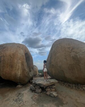 Bárbara Sut Instagram - LAJEDO DE PAI MATEUS | Cabaceiras, PB
.
(Contei mais detalhes sobre o passeio nos stories! Vai ficar salvo no destaque da viagem!)
.
#cabaceiras #cariri #lajedodepaimateus #natureza #caatinga #nature #biomabradileiro #brasil #nordeste #nordestebrasileiro #sertaodocariri #beleza #energialinda #paraiba #pb #roliudenordestina #fazendapaimateus #trip #viajera