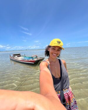 Bárbara Sut Instagram - Totalmente apaixonada por tudo que pude conhecer de Alagoas! As Crôas de São Bento foram um dos momentos mais especiais da viagem! Obrigada! E até já! 
.
#alagoas #maragogi #sãobento #nordeste #nordestebrasileiro #brasil #AL #croas #croasdesãobento #caribebrasileiro #energialinda #djavan #jangada #verão #natureza
