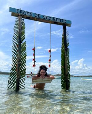 Bárbara Sut Instagram - Totalmente apaixonada por tudo que pude conhecer de Alagoas! As Crôas de São Bento foram um dos momentos mais especiais da viagem! Obrigada! E até já! 
.
#alagoas #maragogi #sãobento #nordeste #nordestebrasileiro #brasil #AL #croas #croasdesãobento #caribebrasileiro #energialinda #djavan #jangada #verão #natureza