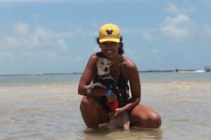 Bárbara Sut Instagram - Greta perdeu o medo de agua em Pernambuco. Fizemos um book em Carneiros e cada foto é uma pepita de boas energias e amor! :)
.
Vou deixar mais momentos desse dia nos stories! 🐏
.
#carneiros #praiadecarneiros #pernambuco #brasil #nordeste #nordestebrasileiro #brasil #fotografia #pe #cachorros #cachorrosfofos #verão #summer #praia #felicidade #sutsontheroad #familia #energialinda