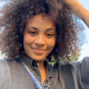 Bárbara Sut Instagram - Tão bom, tão bem 🍃
.
#barradatijuca #amorperfeito #churrascodoberro #bonita #brisafresca #energialinda #riodejaneiro #praia #plage #curlyhair #blackbeauty #fimdetarde