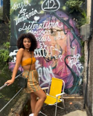 Bárbara Sut Instagram - Memórias trêmulas 
.
#pequenaafrica #domingo #riodejaneiro #carioca #ibrahimferrer #centrodorio #blackbeauty #blackgold