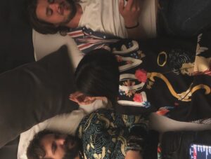 Barbascura X Instagram - Ciao ciurma,
stanno per arrivare un sacco di novità, tra cui il nuovo SCIENZA BRUTTA - CISIAMOQUASIAAAAAAAAA - e il nuovo programma. L’unica cosa che non arrivano mai sono 8 ore di sonno, ma NON MI PENTO DI NIENTE.
Volevo rassicurarvi che sono vivo, e soprattutto che la festa continua. 
Alla nostra.
X