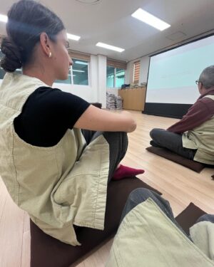 Barbora Černá Instagram - Spent some time at a Buddhist temple with monks. Thank you for the teaching and experience. We will take that back with us to our European world.. 🫰🏻☯️ #meditationpractice