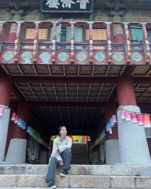 Barbora Černá Instagram - Spent some time at a Buddhist temple with monks. Thank you for the teaching and experience. We will take that back with us to our European world.. 🫰🏻☯️ #meditationpractice