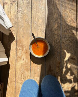 Barbora Černá Instagram - This story is about zelňačka. The best soup in the world... #zelňačka #kojetickáklobása #love (a nej miska je od @atkaticha !)