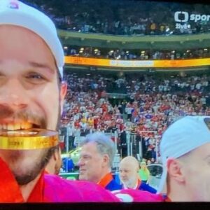 Barbora Fišerová Instagram - Kluci děkujeme za nádherný mistrovství světa 2024 a nezapomenutelné zážitky 🇨🇿🏒❤️💪🏆🥇
