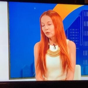 Barbora Fišerová Instagram - Děkuju za milý rozhovor pro pořad Svět A11 s moderátorkou Terezkou Stýblovou🎬🙏
#tva11#sveta11#barafiserova#terezastyblova