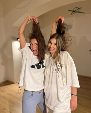 Barbora Seidlová Instagram - Něco se chystá 💃🏽🎬 @barboraseidlova 😊🫶🏻
#netflix #brzyvkinech