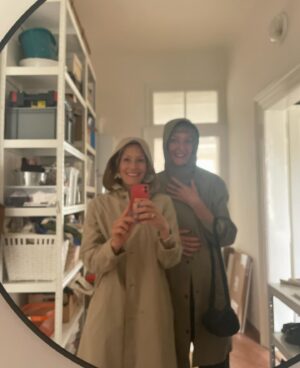 Barbora Seidlová Instagram - Po dlouhé době hodně prodloužený pracovní víkend v Praze…. s hodně zážitky, hodně setkáními nad plány a sny, šitím a obdivováním novinek @eiri_prague … hodně prací, hodně deště (ten jsem si, díky hodně hodným kamarádům, kteří nám půjčili byt i s pláštěnkami, nakonec taky užila). Po dlouhé době jsem to město viděla jinýma očima… A přijde mi opravdu krásné! Děkuju @magdalena.vokacova  že jsi mi je svou láskou k tomuhle místu otevřela! Po dlouhé době to byl opravdu hodně krásný zážitek!