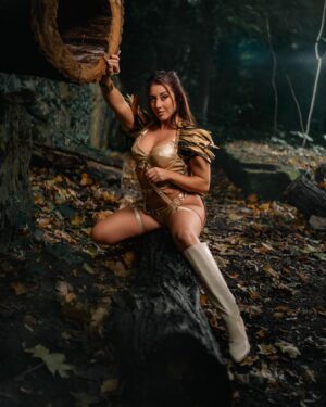 Barbora Zavadilová Instagram - Ovšem tahle série 😈🔥😍🪶
Moje divoký já by talentovanej @jakubkubajz 🙌
Děkuju 🪶🤍

#wild #nature #witch #spiritual #spirituality #wildlife #soul #wood #naturephotography
