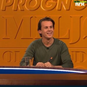 Bård Ylvisåker Instagram - Jeg besøker statskanalen i kveld🍿.
.
(Eng.: My brother shaved his hair and we talk about it on the Norwegian 60Minutes)